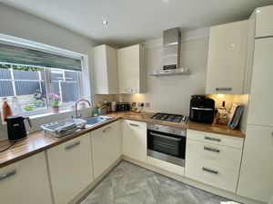 Dining Kitchen- click for photo gallery